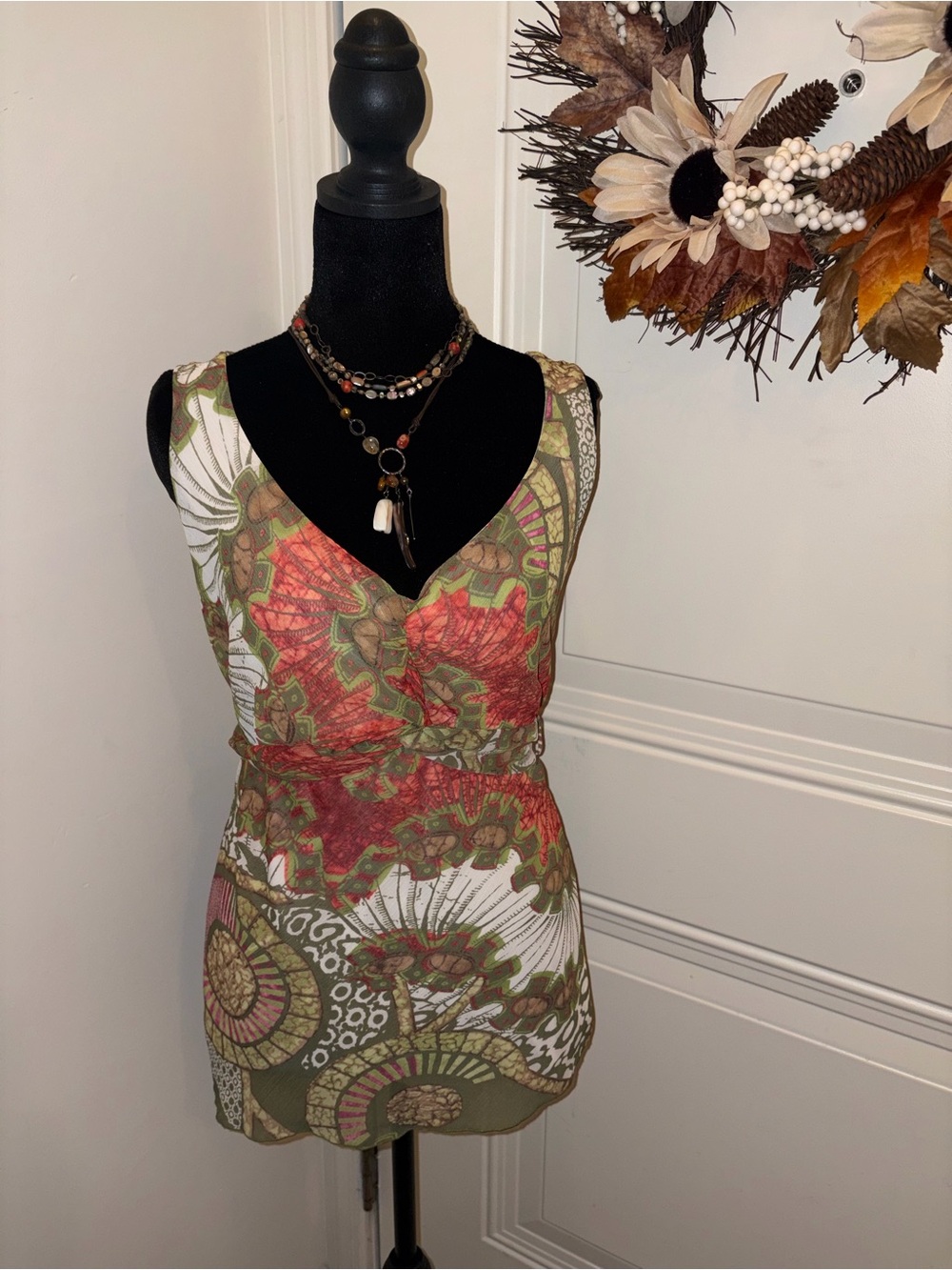 Floral Print V-Neck Sleeveless Camisole in Olive and Coral